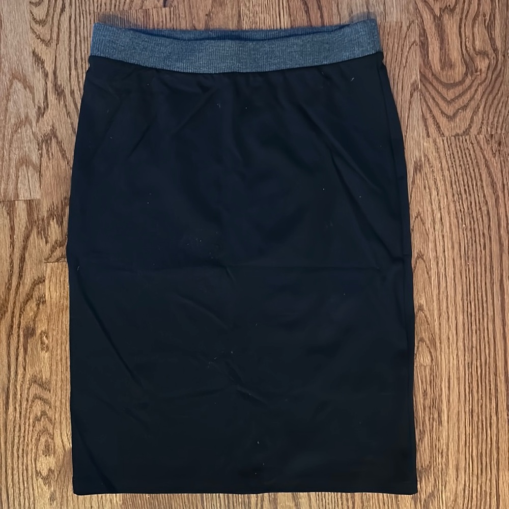 Banana Republic jersey knit black skinny pencil skirt (sz S)